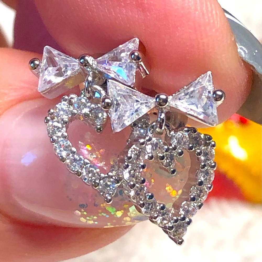 ♥️Pretty bow tie and heart silver earrings —-NWOT